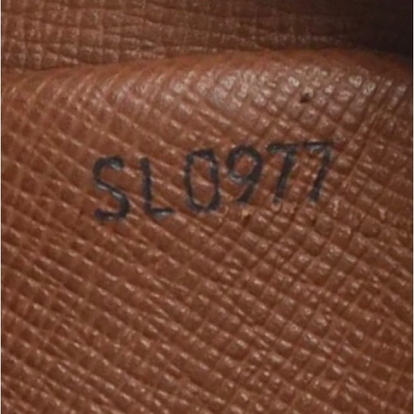 LOUIS VUITTON DANUBE PM Monogram Crossbody Shoulder Bag SL0977 W/ LV DUST BAG - Picture 11 of 17